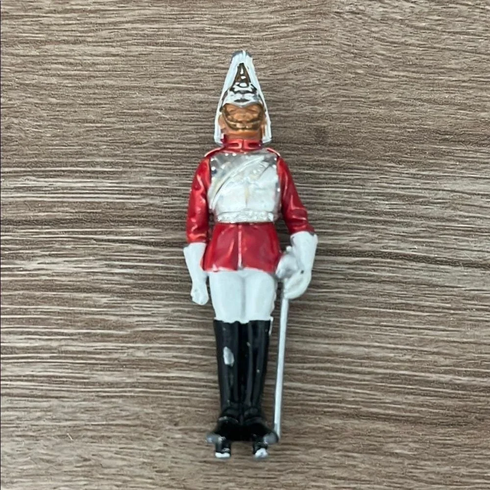 Vintage 1973 Britains Metal Toy Soldier Guard Figure Hand Painted No Base 2.25